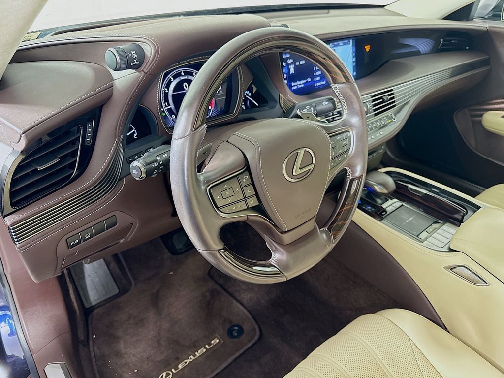 Thumbnail: 2018 Lexus LS - 9