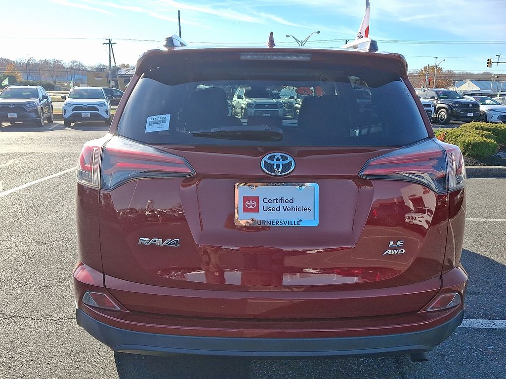 Thumbnail: 2018 Toyota RAV4 - 5