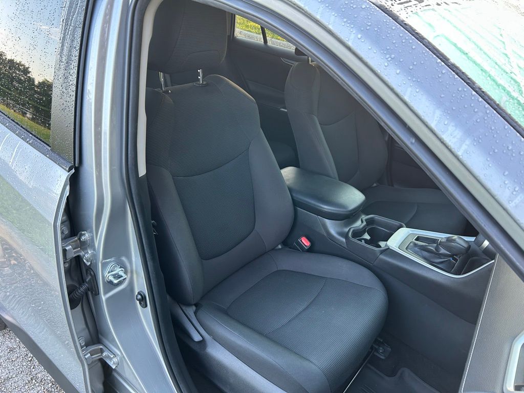 Thumbnail: 2021 Toyota RAV4 - 15