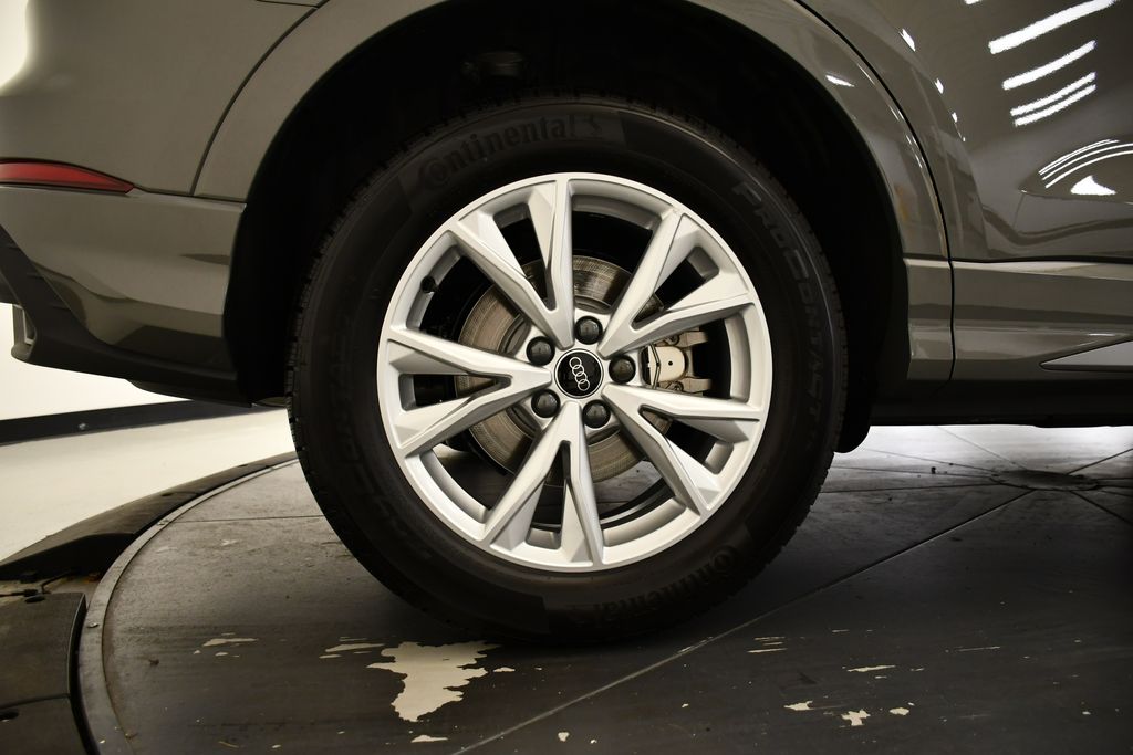 Thumbnail: 2025 Audi Q3 - 16