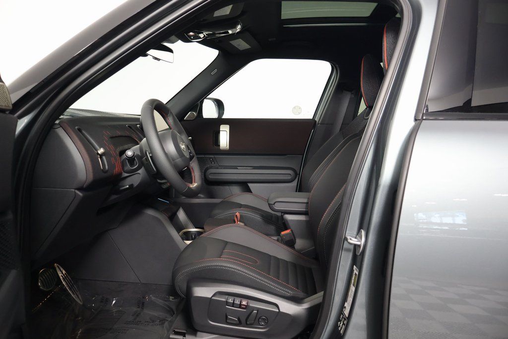 Thumbnail: 2027 MINI Cooper Countryman - 5