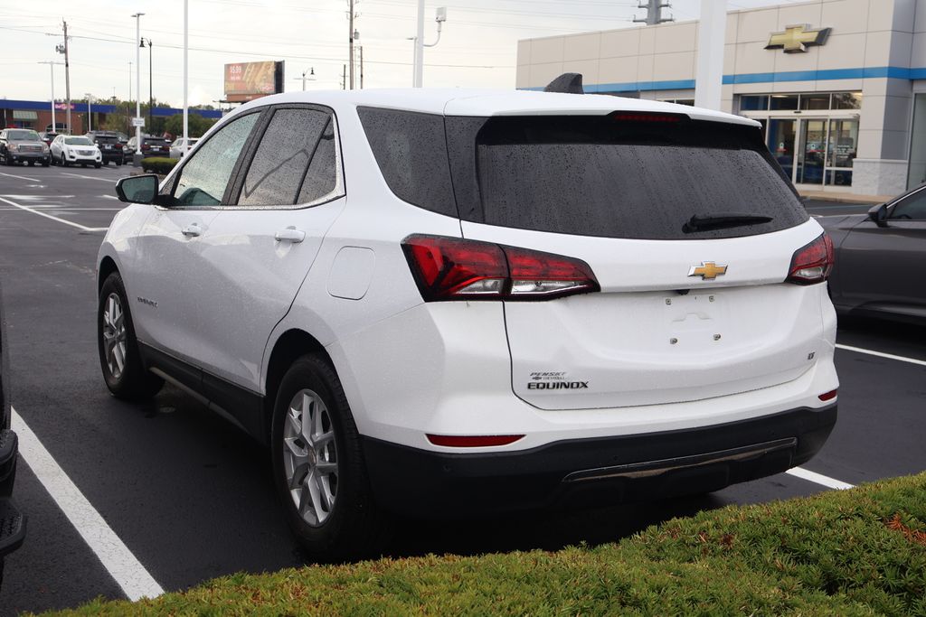 Thumbnail: 2022 Chevrolet Equinox - 10