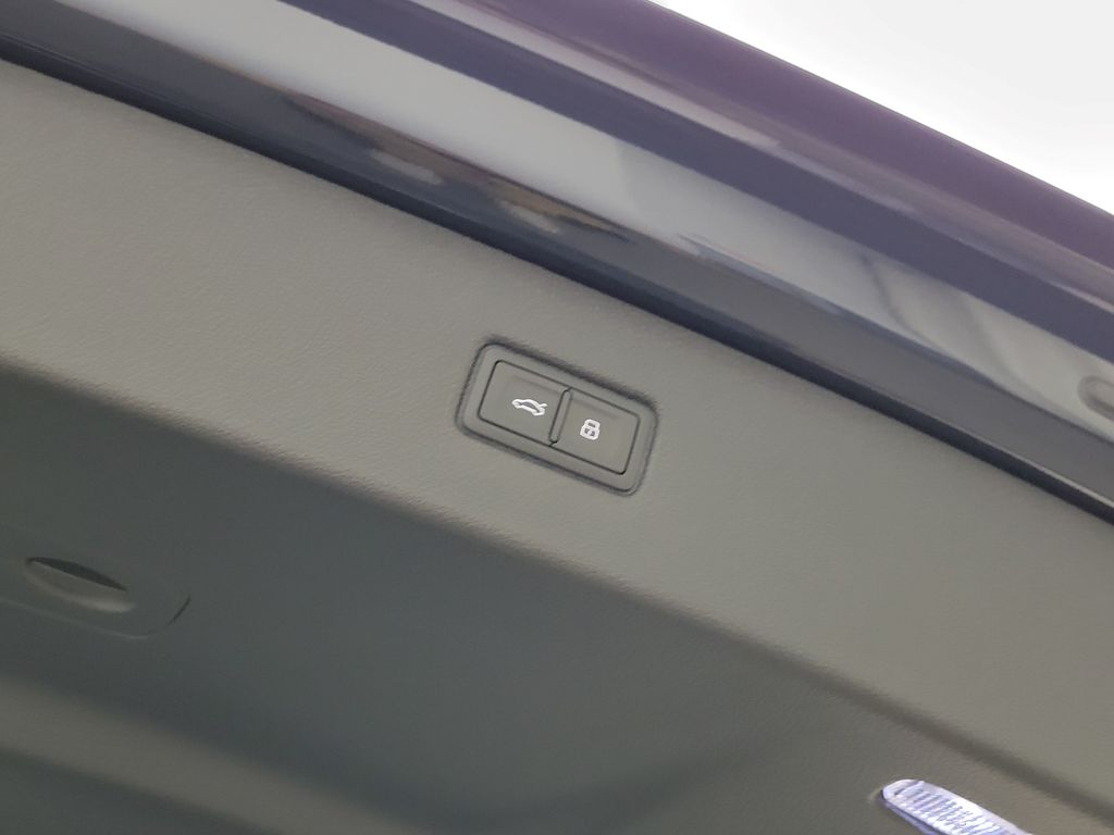 Thumbnail: 2026 Audi Q7 - 11