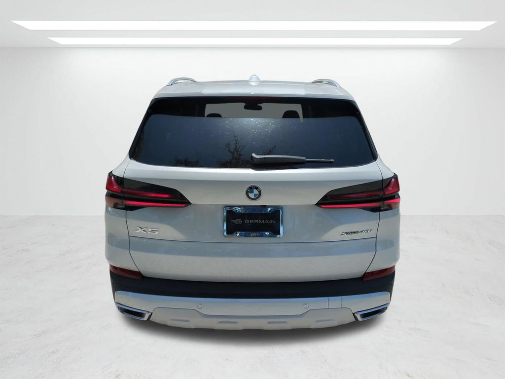 New 2026 White BMW xDrive40i image 5