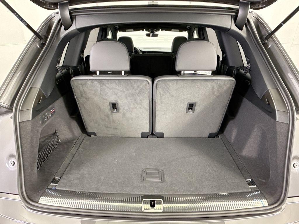 Thumbnail: 2026 Audi Q7 - 29