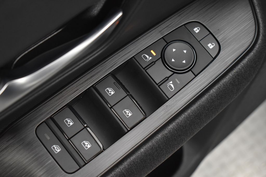 Thumbnail: 2026 Nissan Kicks - 10