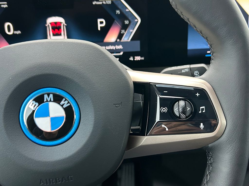 2025 BMW iX xDrive50 21