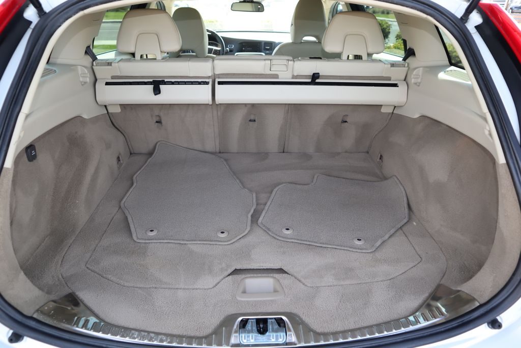 2015 Volvo V60 T5 27