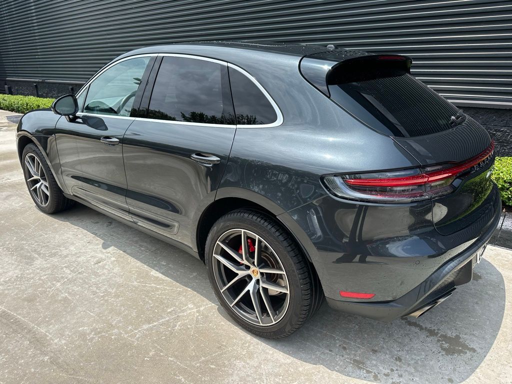 Thumbnail: 2023 Porsche Macan - 3