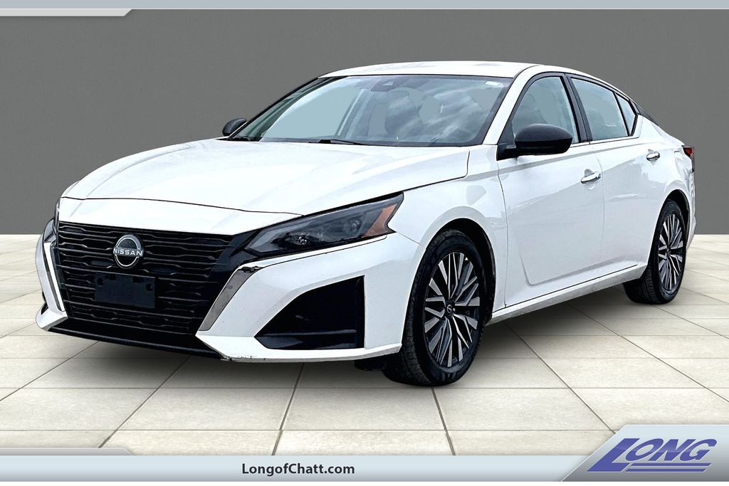 Glacier White 2025 Nissan Altima Sedan Front-Wheel Drive Continuously Variable Transmission