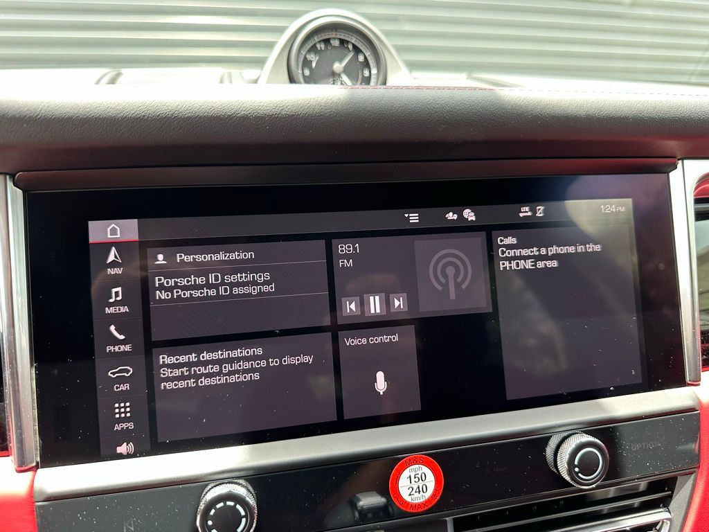 Thumbnail: 2025 Porsche Macan - 24