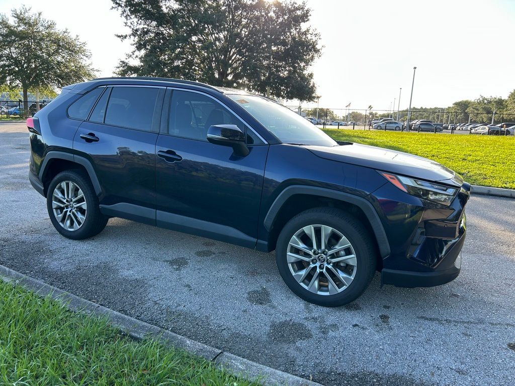 Thumbnail: 2022 Toyota RAV4 - 7