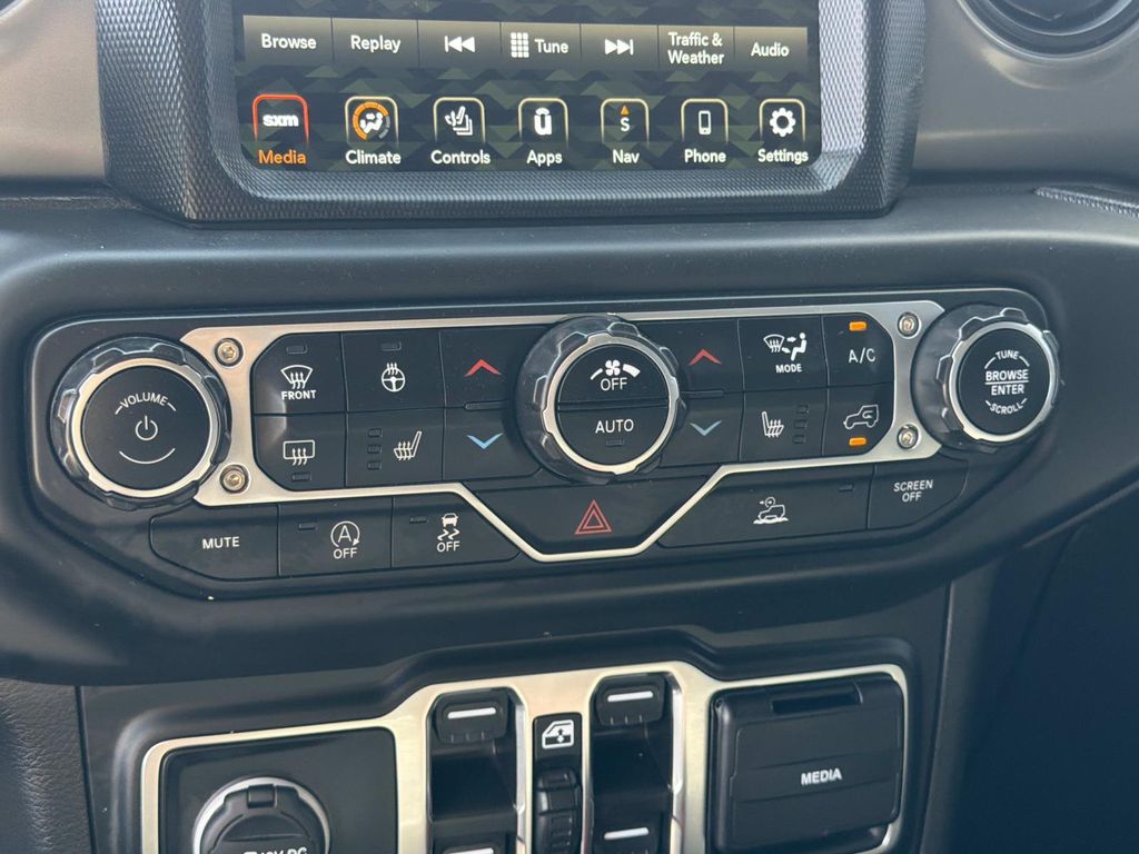 Used 2023 Jeep Gladiator Willys 4D Crew Cab