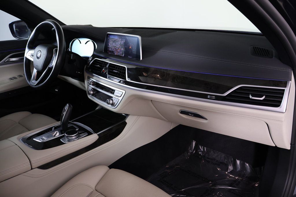 Thumbnail: 2019 BMW 7 Series - 9
