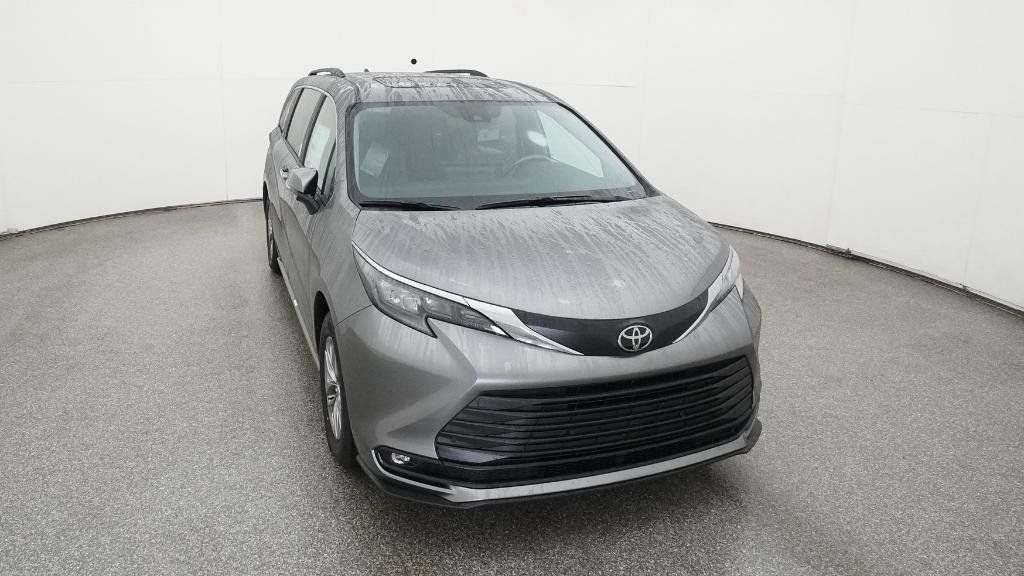 Thumbnail: 2026 Toyota Sienna - 31