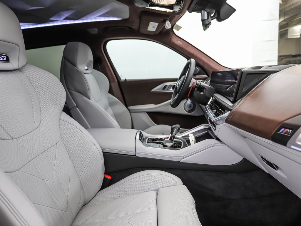 Thumbnail: 2025 BMW XM - 30