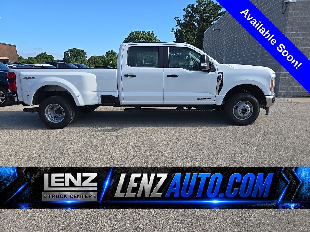 Oxford White 2023 Ford F-350 Super Duty Pickup Truck Four-Wheel Drive Automatic