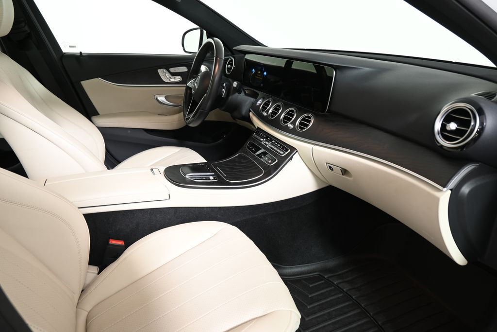 Thumbnail: 2023 Mercedes-Benz E-Class - 27