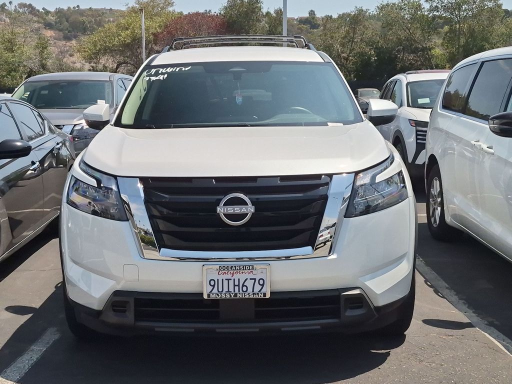 2025 Nissan Pathfinder SV FWD