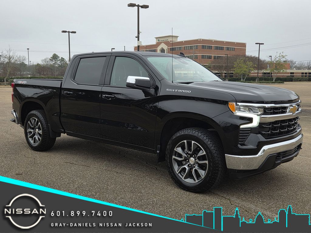 2024 Chevrolet Silverado 1500 LT Crew Cab 4WD