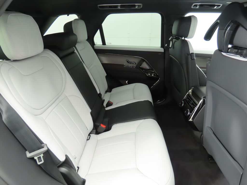 Thumbnail: 2025 Land Rover Range Rover Sport - 24