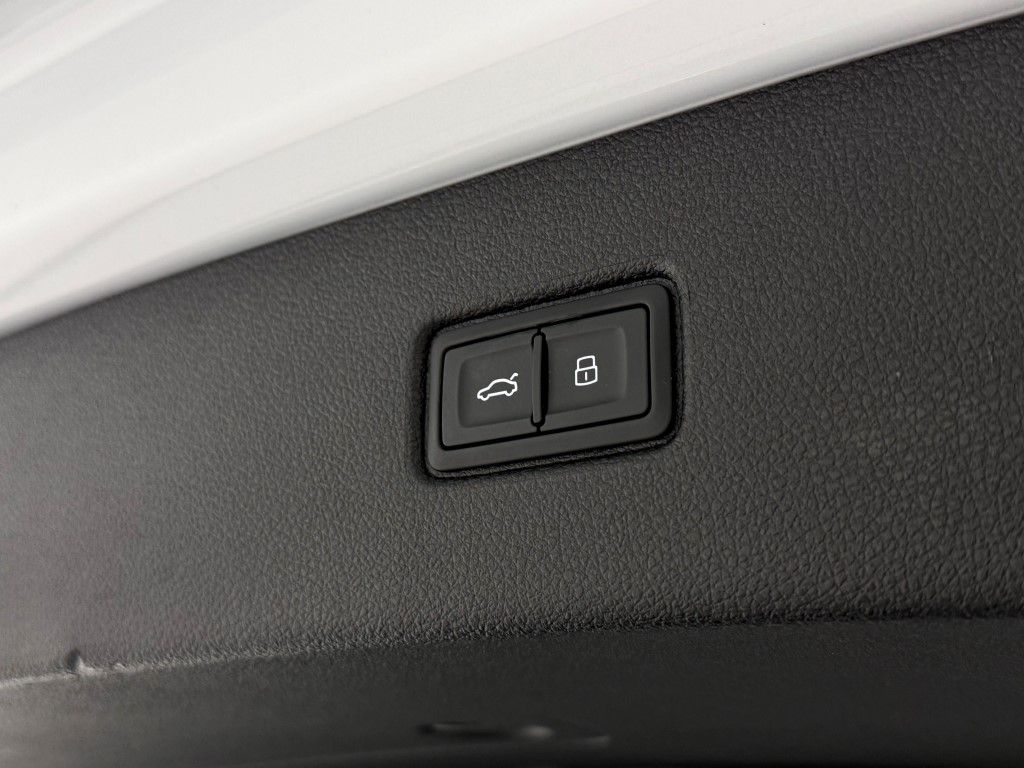 Thumbnail: 2023 Audi Q7 - 25