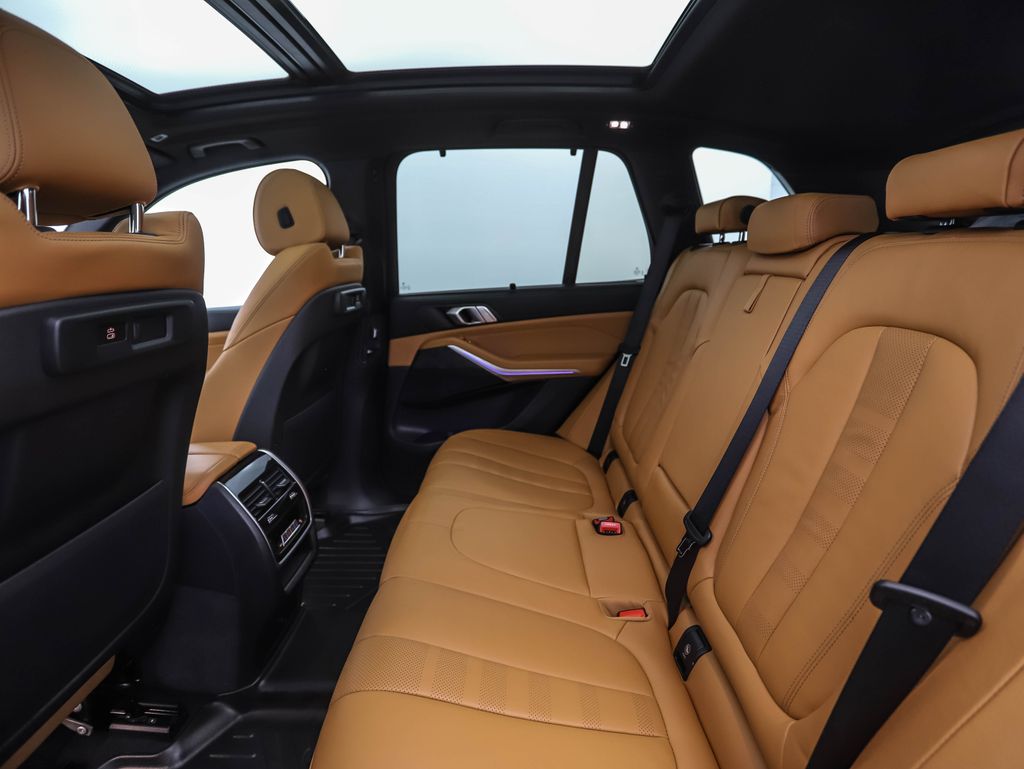 Thumbnail: 2022 BMW X5 - 22