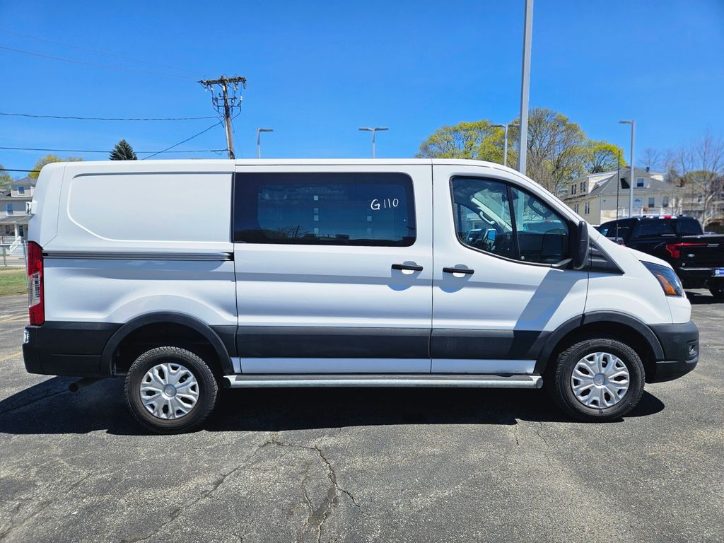View vehicle photo 7