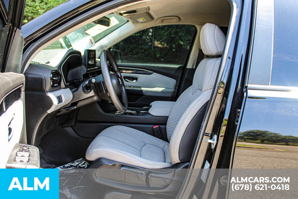 Used 2024 Black Honda LX image 15