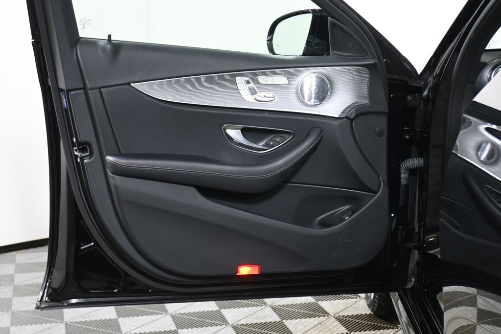 Thumbnail: 2021 Mercedes-Benz E-Class - 29