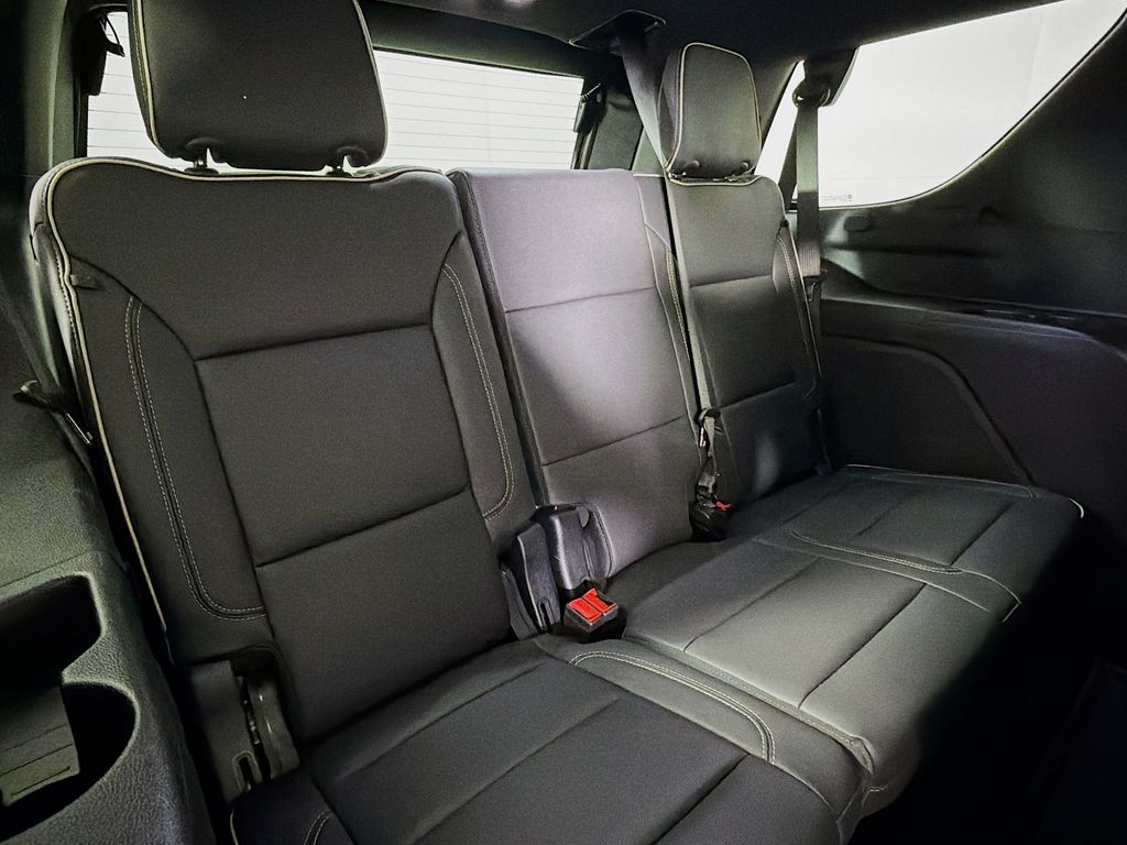 Used 2025 GMC Yukon SUV