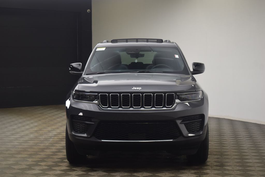 new 2026 Jeep Grand Cherokee car, priced at $37,984