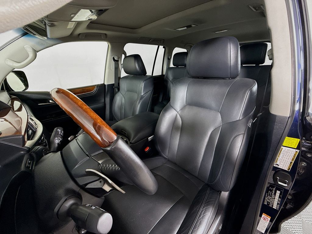 2019 Lexus LX 570 21