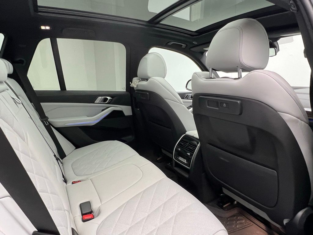 Thumbnail: 2023 BMW X5 - 8