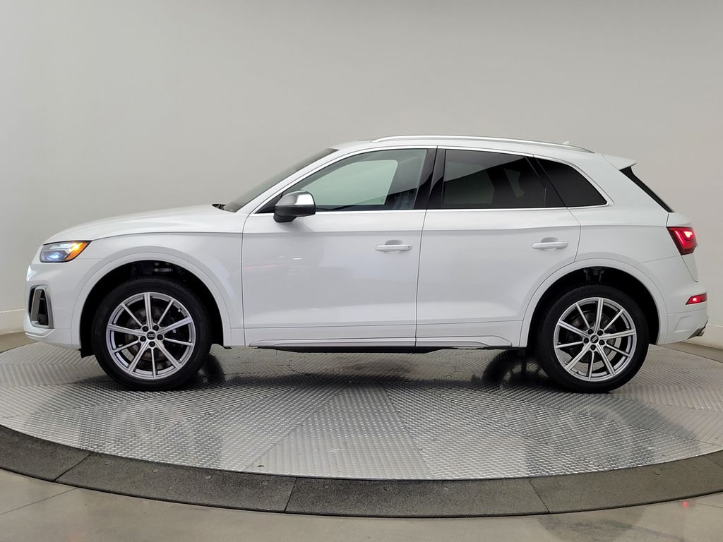 Thumbnail: 2023 Audi SQ5 - 3
