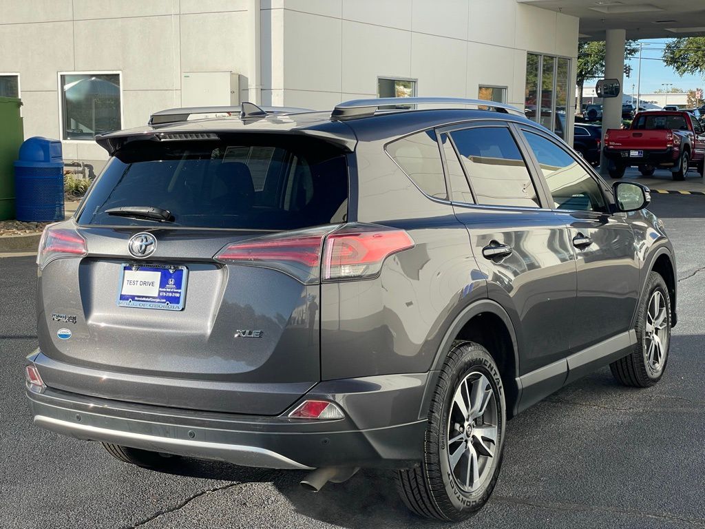 Thumbnail: 2017 Toyota RAV4 - 6