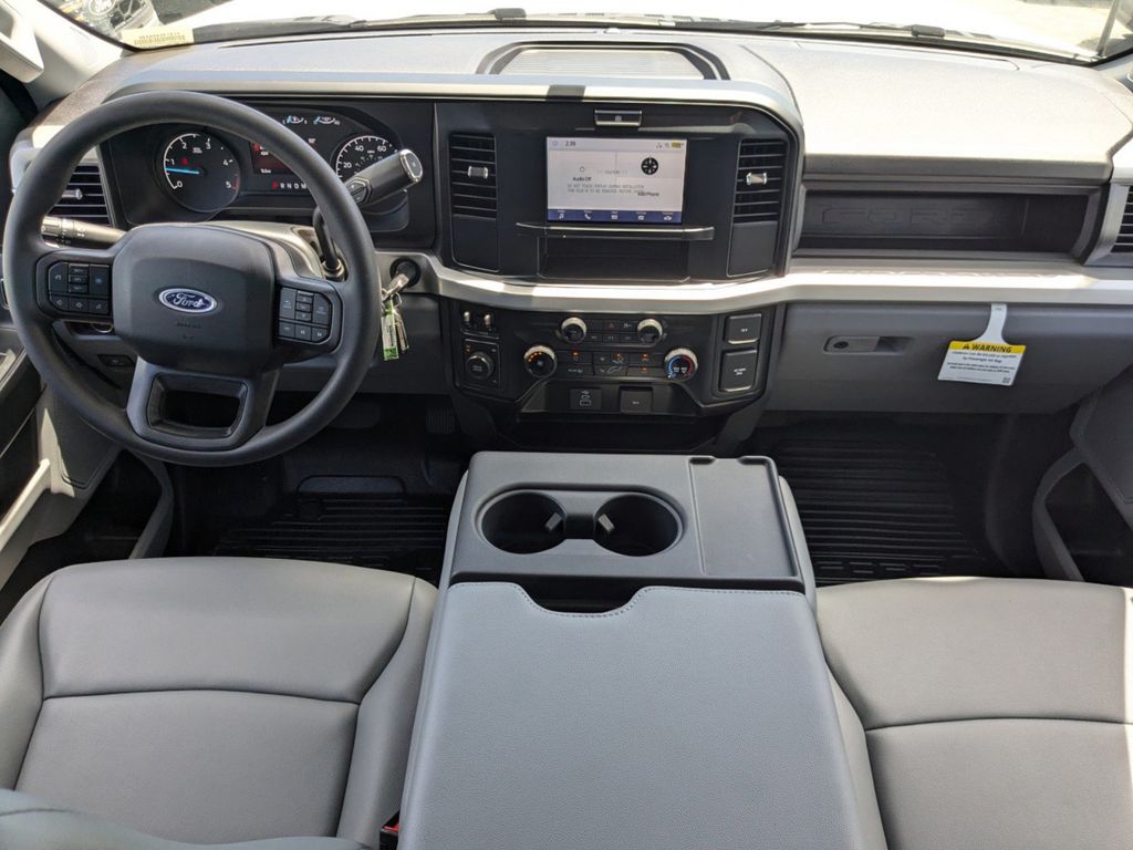 2025 Ford F-550 Super Duty 