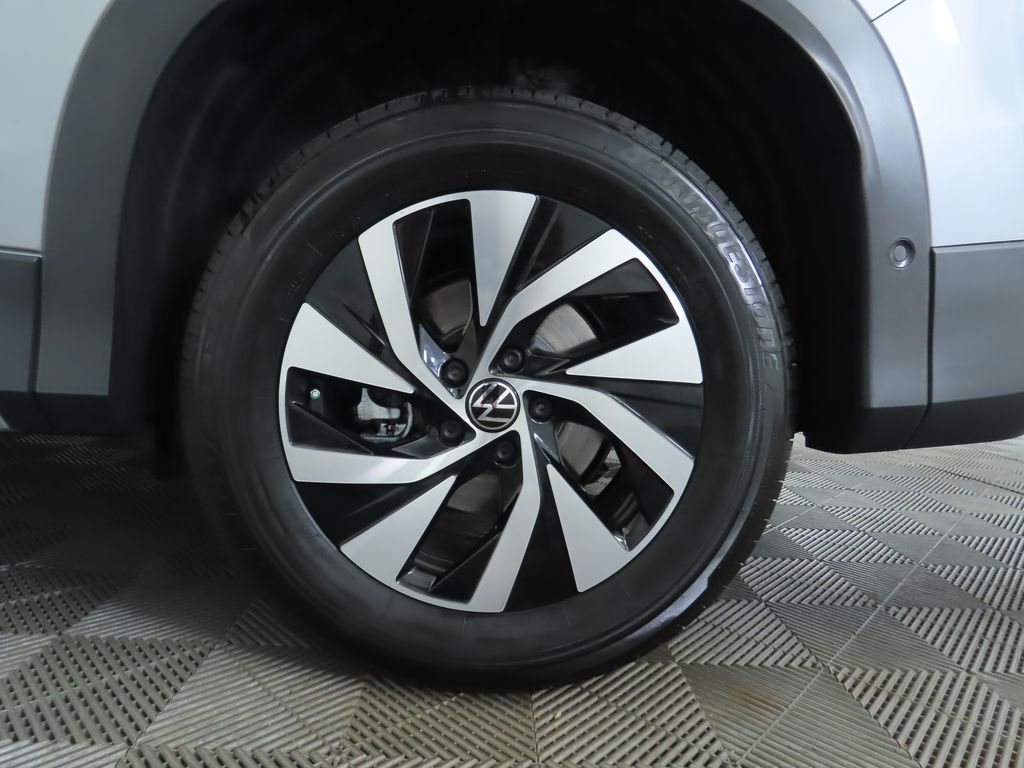 2025 Volkswagen Tiguan 2.0T 32