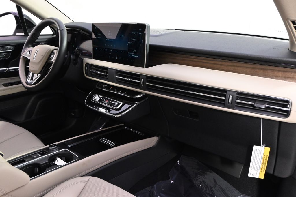 New 2026 White Lincoln Reserve image 15