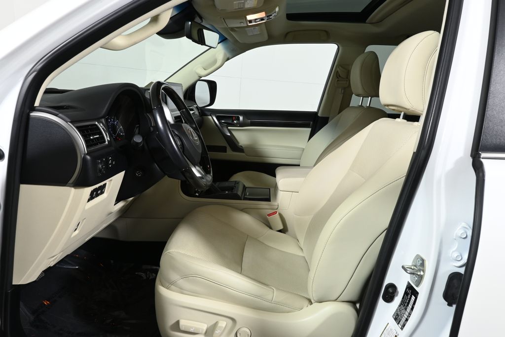 Thumbnail: 2022 Lexus GX - 3