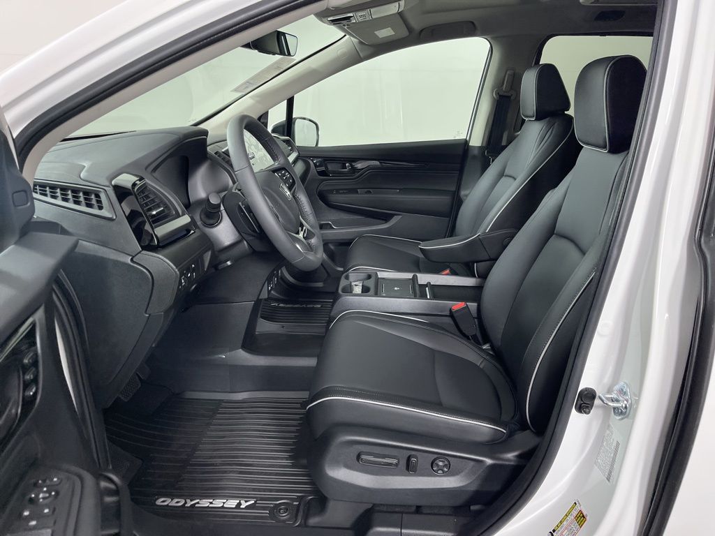 2025 Honda Odyssey Touring 28