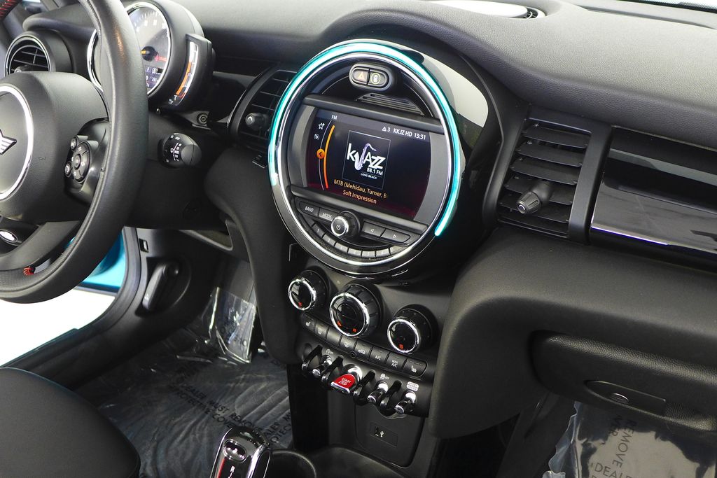 Thumbnail: 2020 MINI Cooper - 18