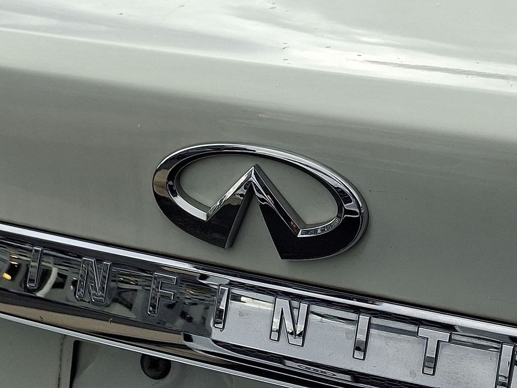 Thumbnail: 2015 INFINITI Q70 - 31