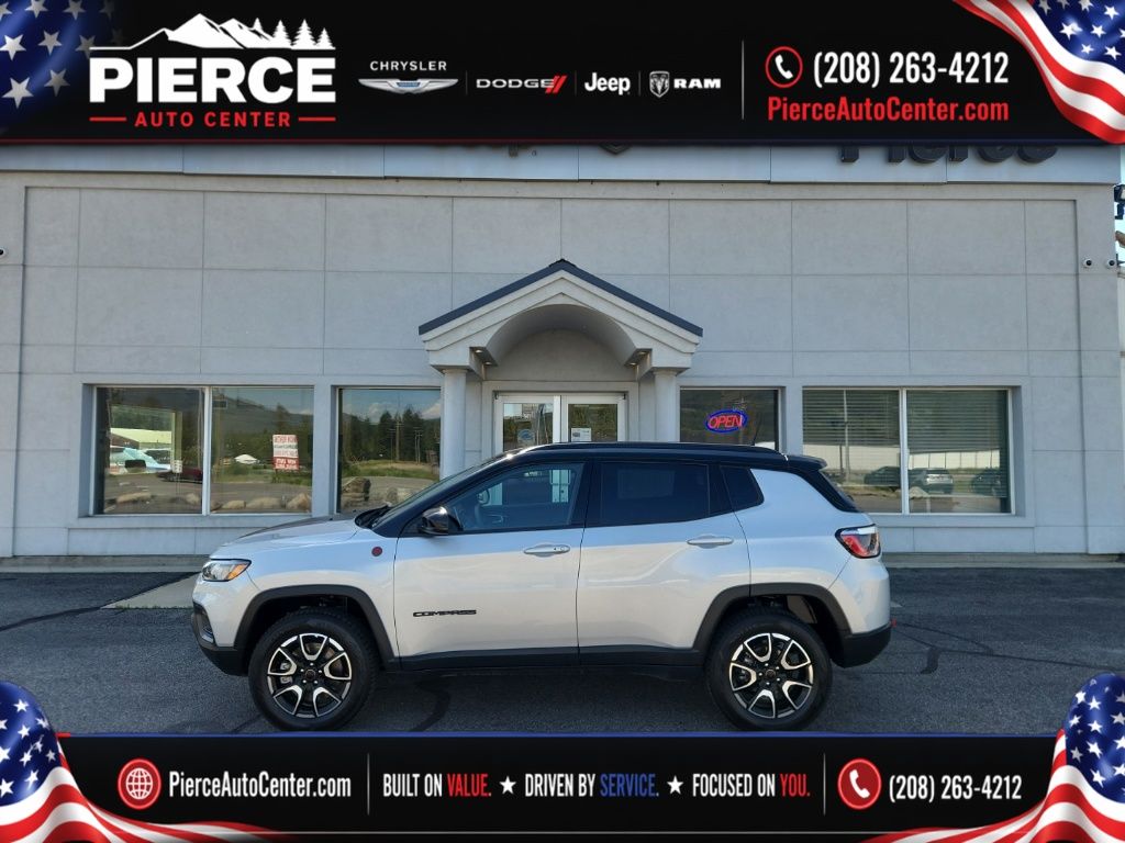 Silver Zynith Metallic Clearcoat 2025 Jeep Compass Trailhawk 4WD SUV / Crossover Four-Wheel Drive 8-Speed Automatic
