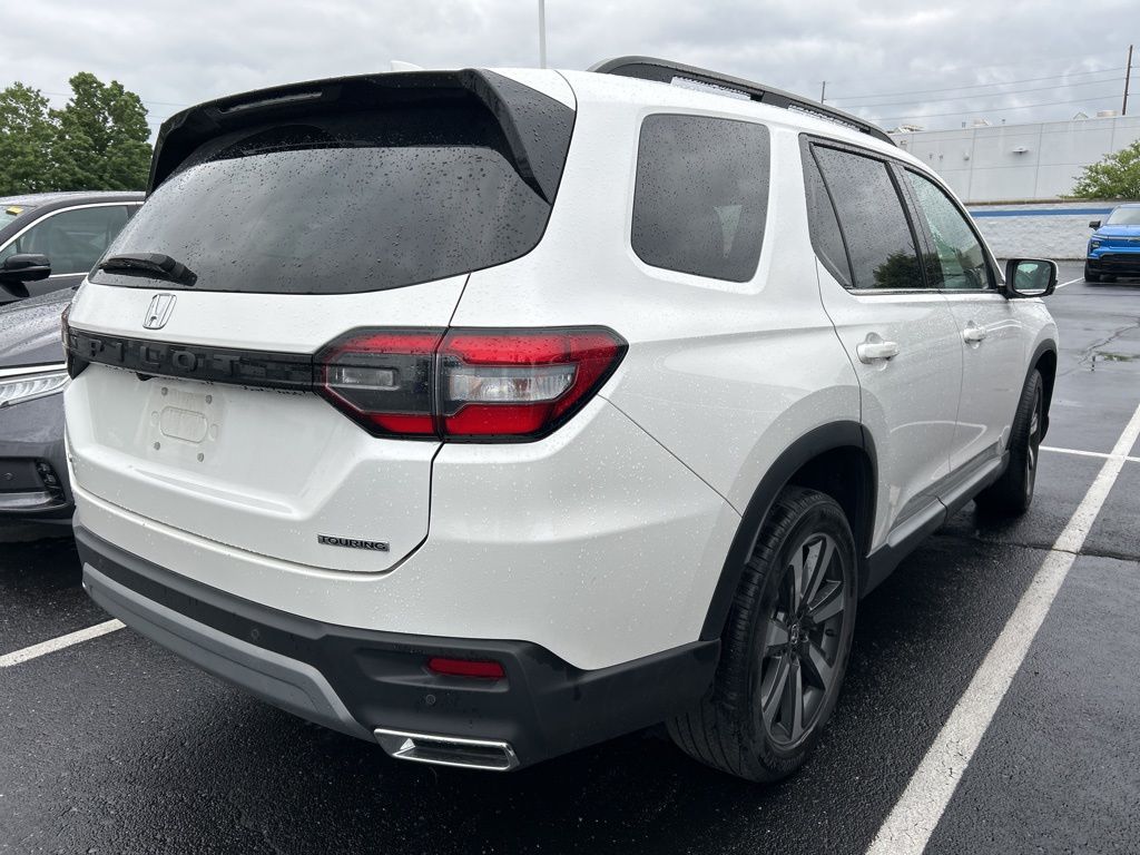 Thumbnail: 2023 Honda Pilot - 3