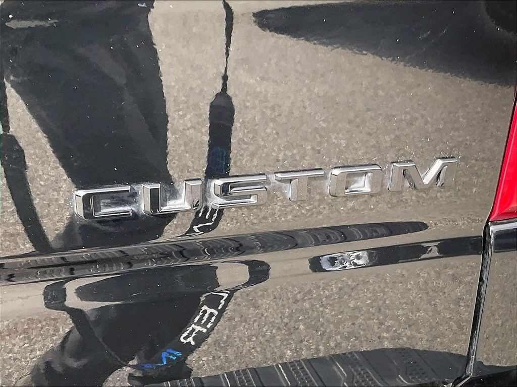 2025 Chevrolet Silverado 1500 — photo 27