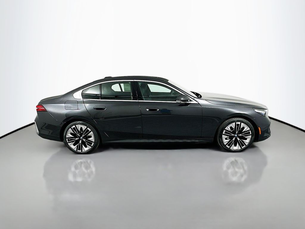 2025 BMW 5 Series 530i 4