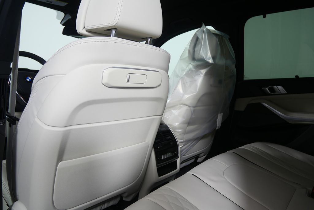 Thumbnail: 2026 BMW X5 - 17