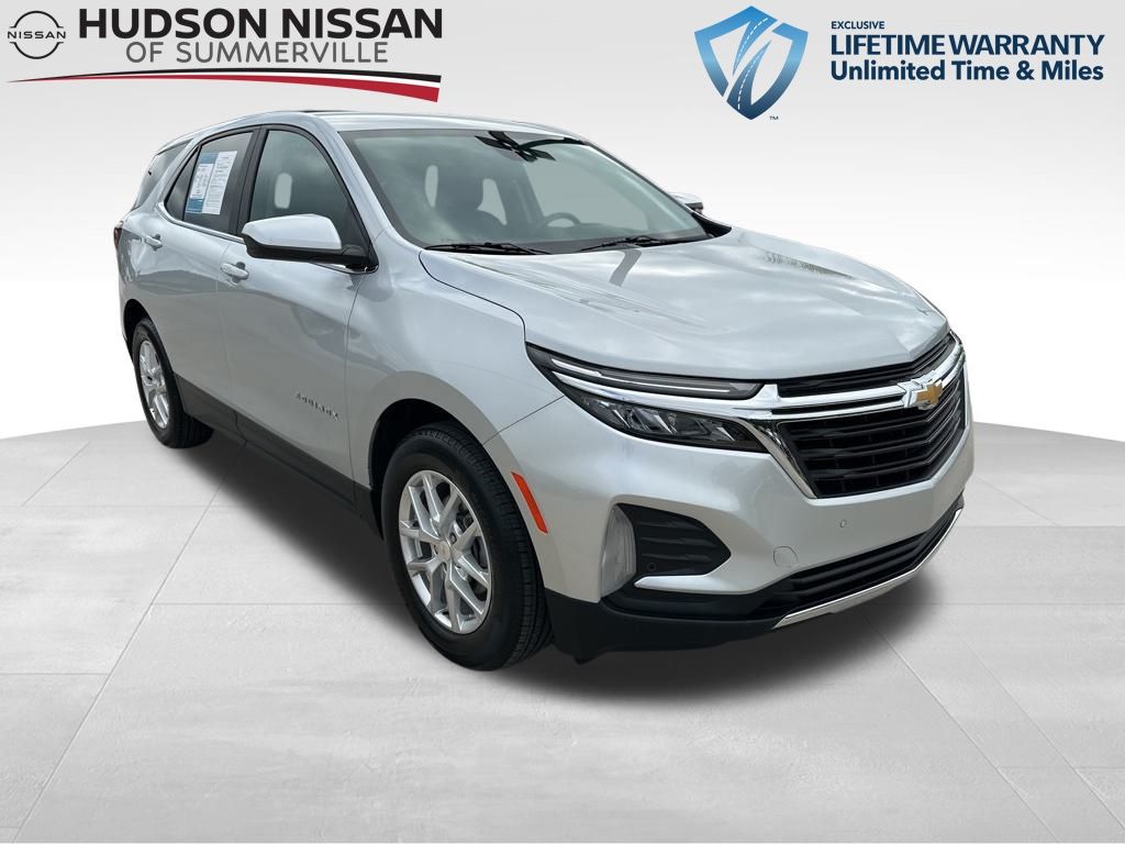 2022 Silver Ice Metallic Chevrolet Equinox LT SUV