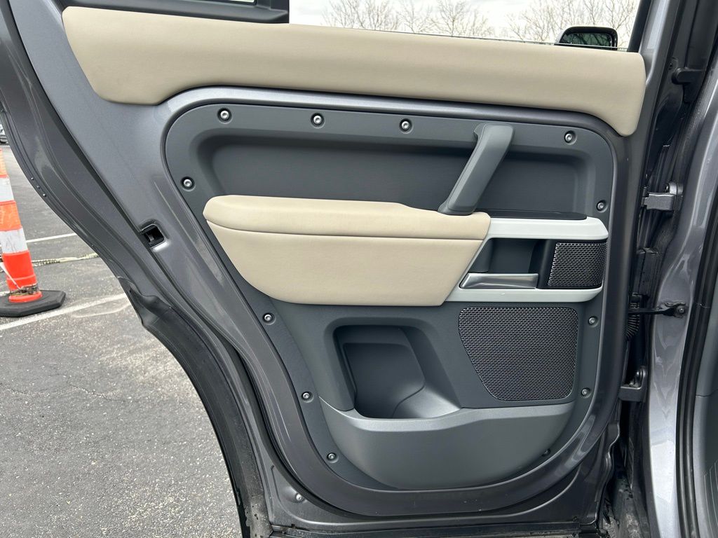 2024 Land Rover Defender 110 20